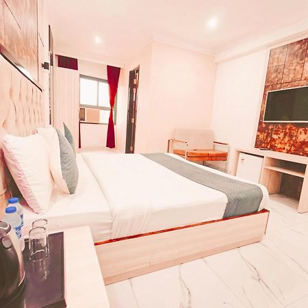 Hotel The Almora By Rs Global Near By Delhi International Airport With - Free Airport Drop New Delhi Eksteriør bilde