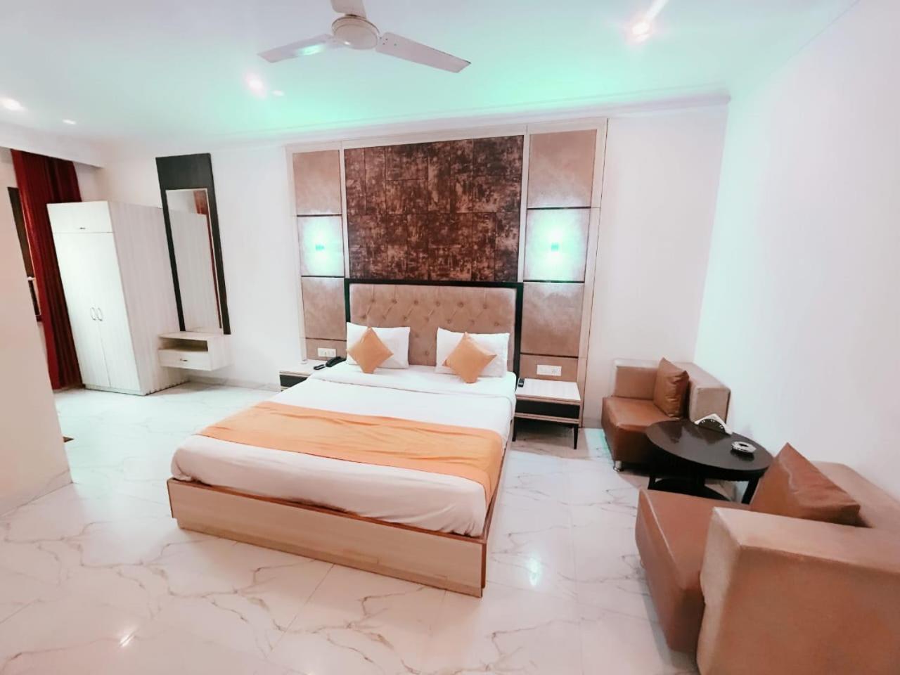 Hotel The Almora By Rs Global Near By Delhi International Airport With - Free Airport Drop New Delhi Eksteriør bilde
