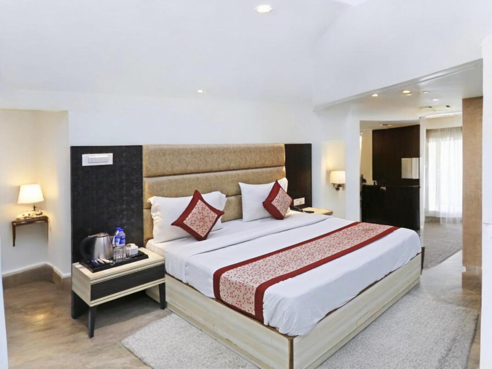Hotel The Almora By Rs Global Near By Delhi International Airport With - Free Airport Drop New Delhi Eksteriør bilde