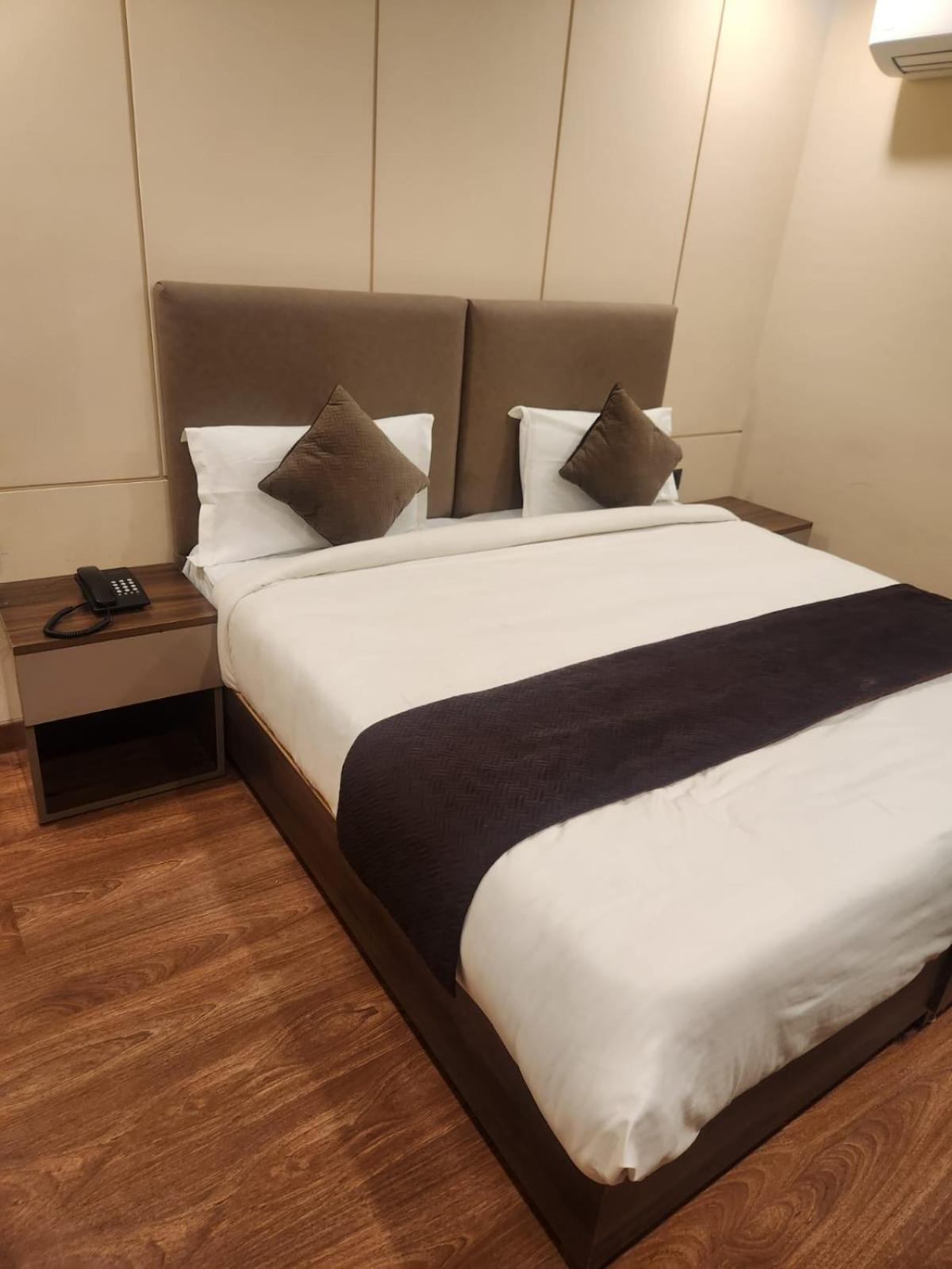 Hotel The Almora By Rs Global Near By Delhi International Airport With - Free Airport Drop New Delhi Eksteriør bilde