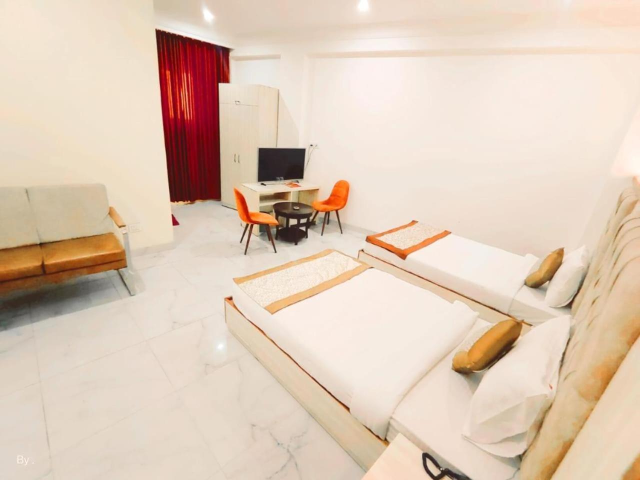 Hotel The Almora By Rs Global Near By Delhi International Airport With - Free Airport Drop New Delhi Eksteriør bilde