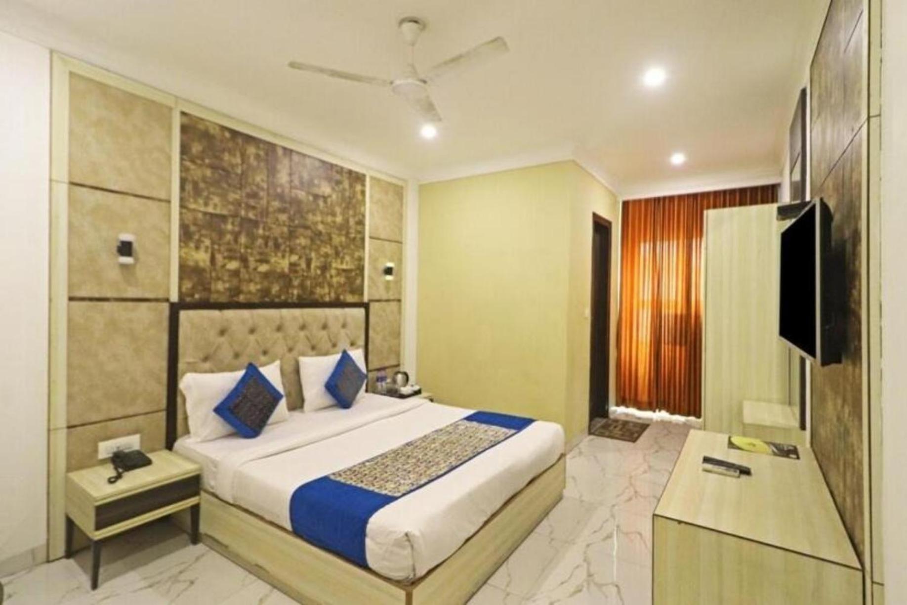 Hotel The Almora By Rs Global Near By Delhi International Airport With - Free Airport Drop New Delhi Eksteriør bilde