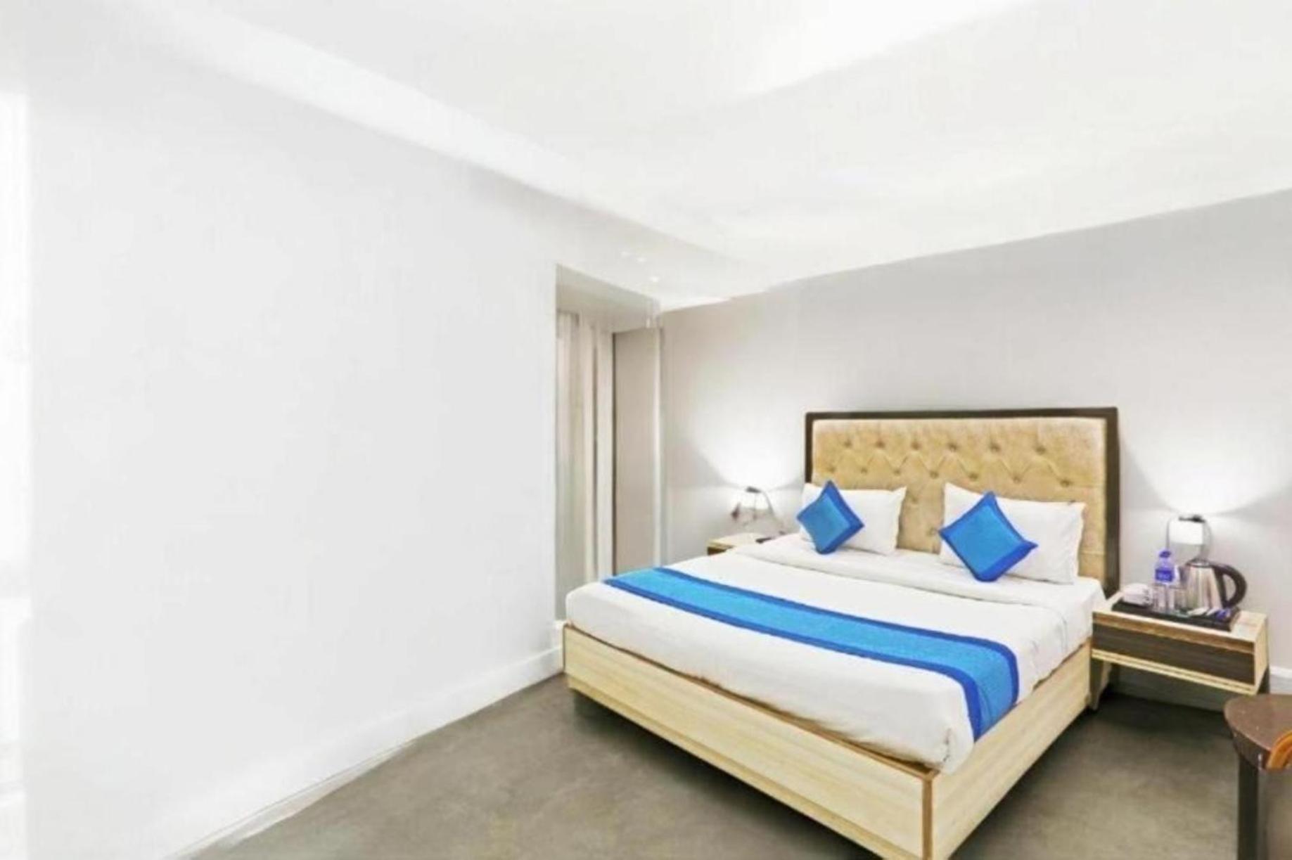 Hotel The Almora By Rs Global Near By Delhi International Airport With - Free Airport Drop New Delhi Eksteriør bilde