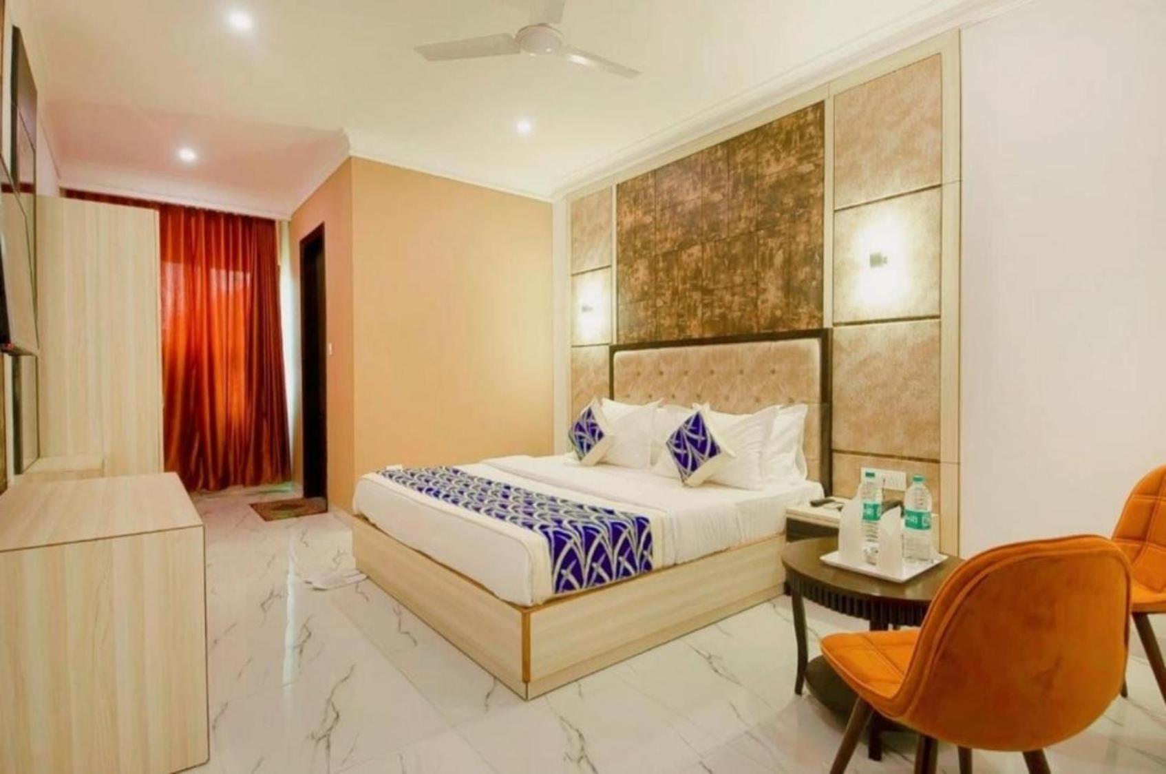 Hotel The Almora By Rs Global Near By Delhi International Airport With - Free Airport Drop New Delhi Eksteriør bilde