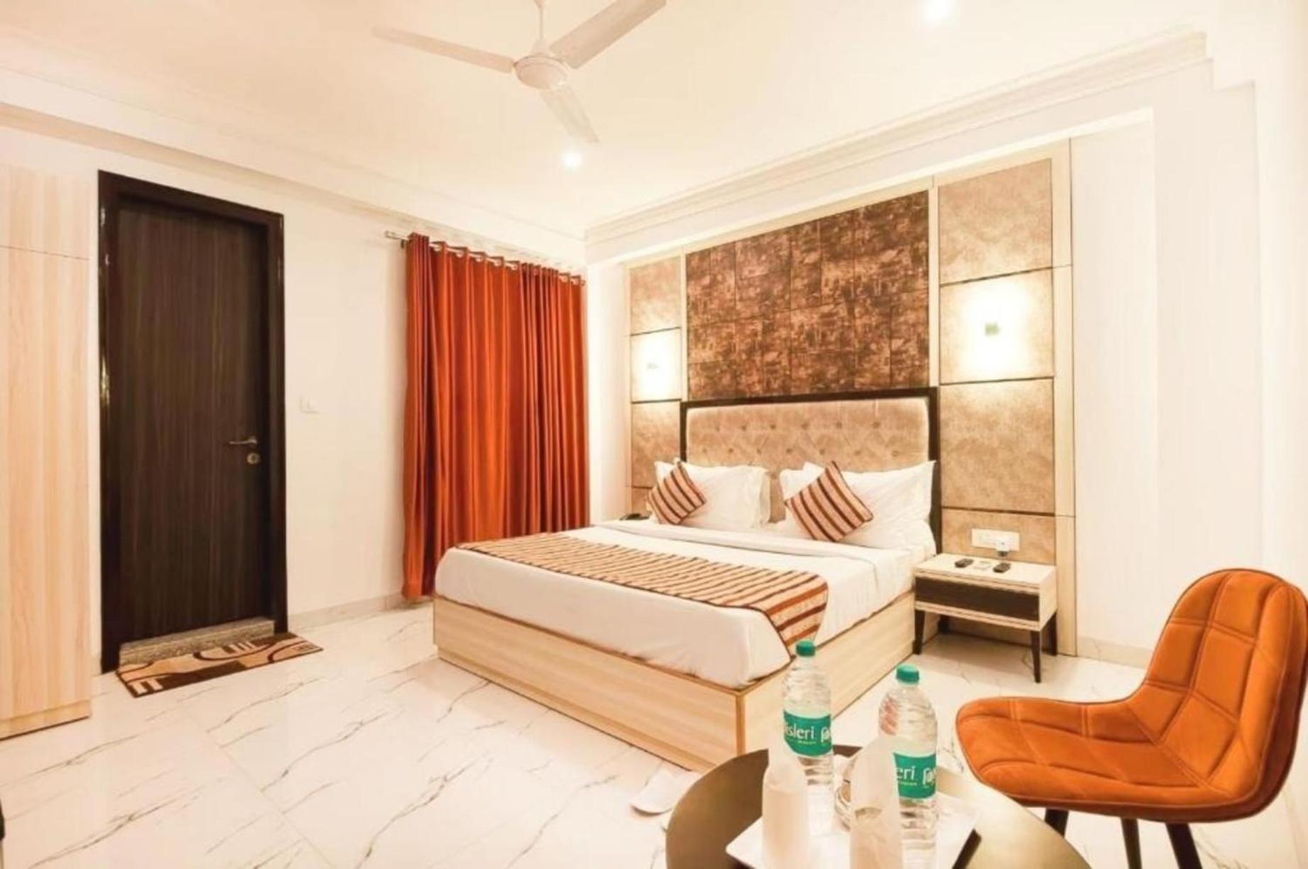 Hotel The Almora By Rs Global Near By Delhi International Airport With - Free Airport Drop New Delhi Eksteriør bilde